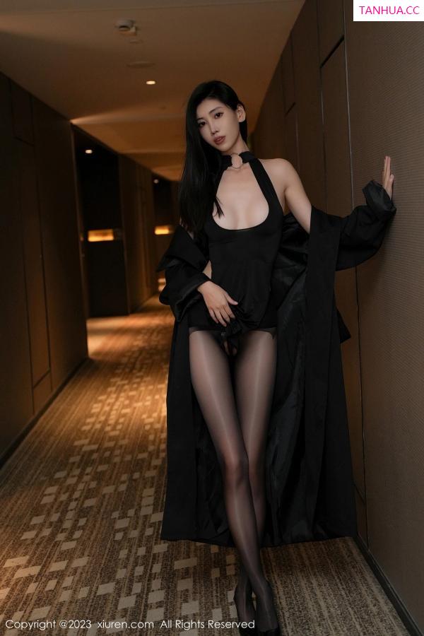   [XiuRen]高清写真图 2023.11.22 No.7701 章芃芃 黑丝美腿第26张图片